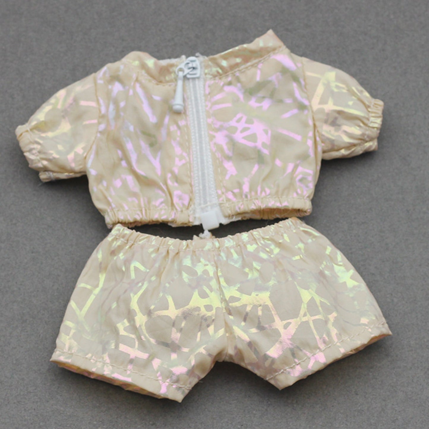 Holographic Geometric Style Clothes for Labubu Doll – Shiny 2PCS Outfit with Hat and Overalls, Futuristic Fashion for 6-7 inch Dolls