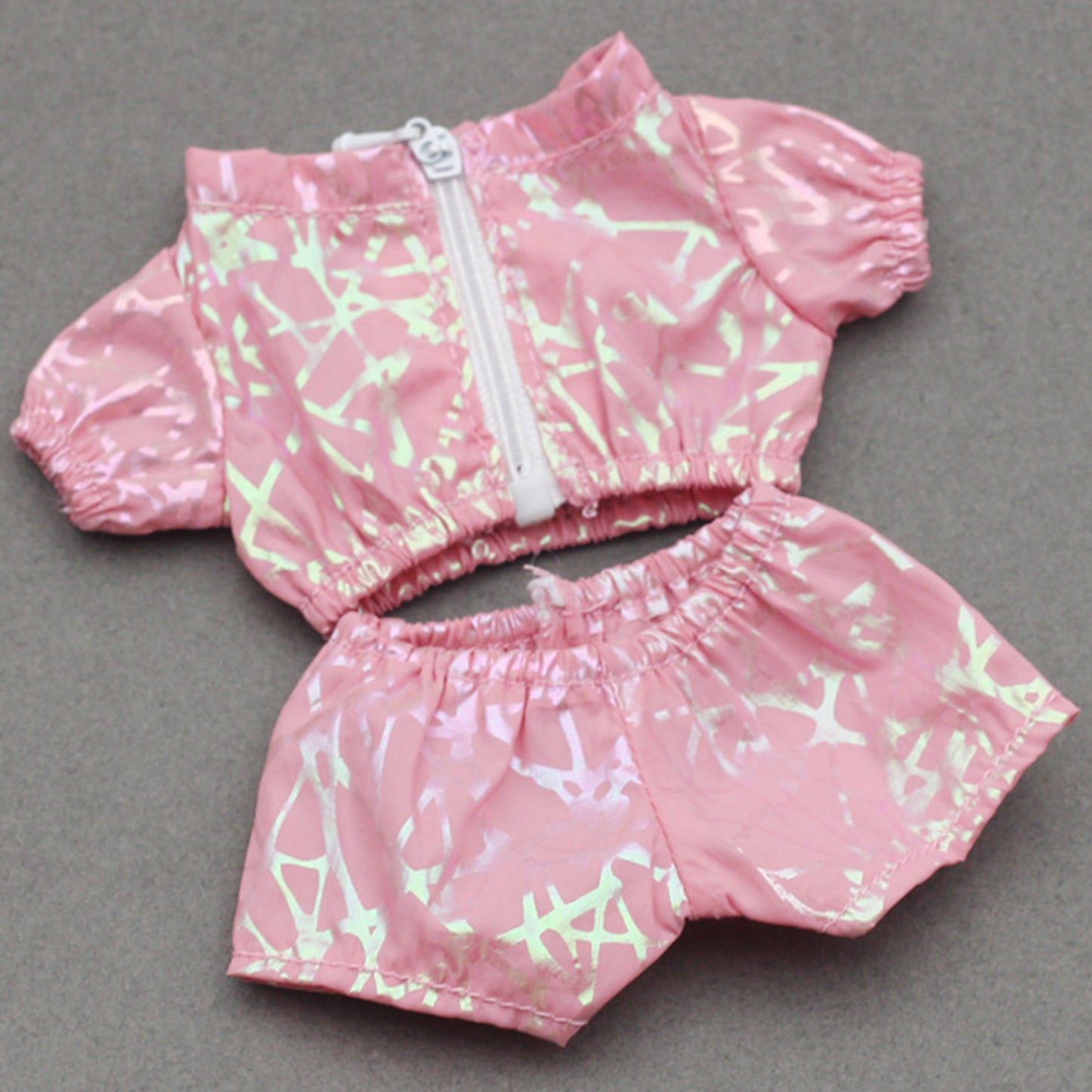 Holographic Geometric Style Clothes for Labubu Doll – Shiny 2PCS Outfit with Hat and Overalls, Futuristic Fashion for 6-7 inch Dolls